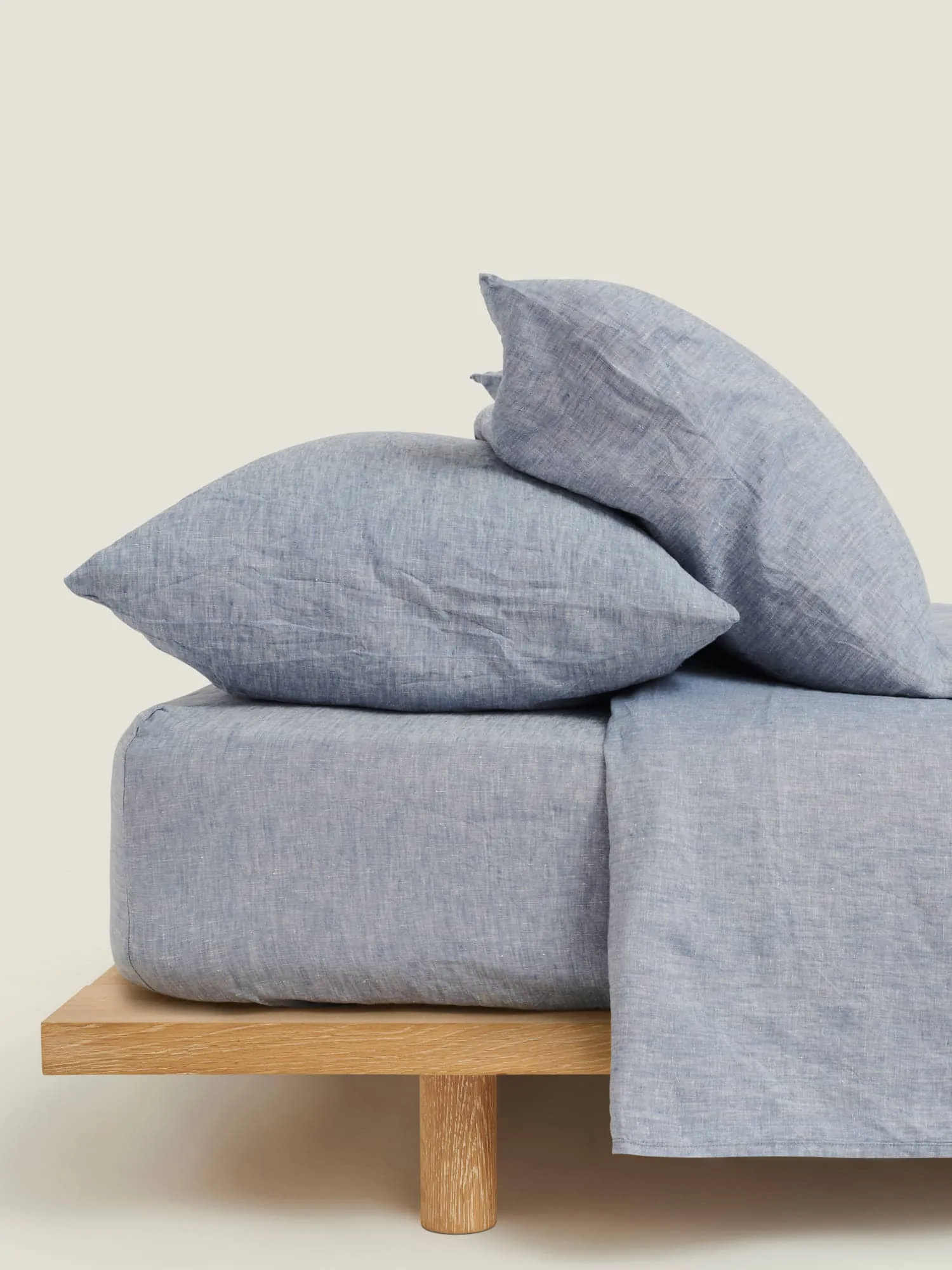 100% Linen Sheet Set in Ocean