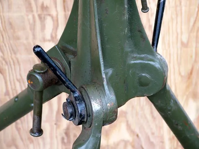 British Vickers MMG Tripod & Crosshead Mount: First Model