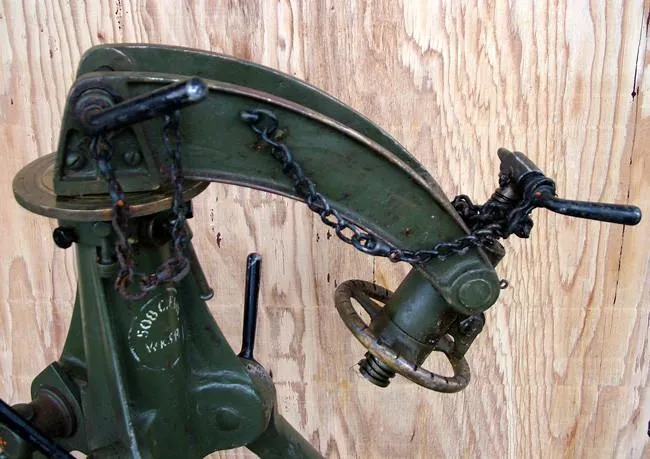 British Vickers MMG Tripod & Crosshead Mount: First Model