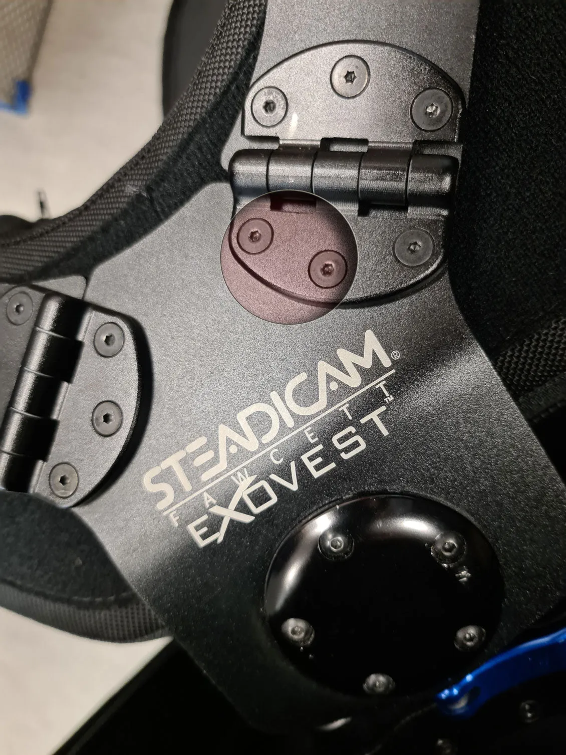 Exovest Screws