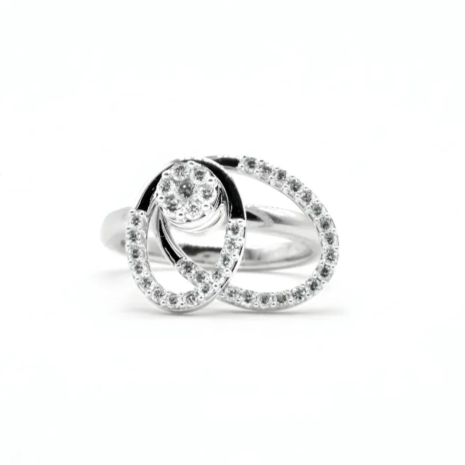Oval 14K White Gold 0.55 Carat Diamond Spinner Ring