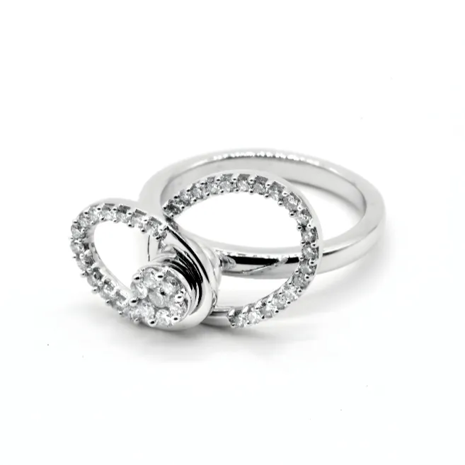 Oval 14K White Gold 0.55 Carat Diamond Spinner Ring